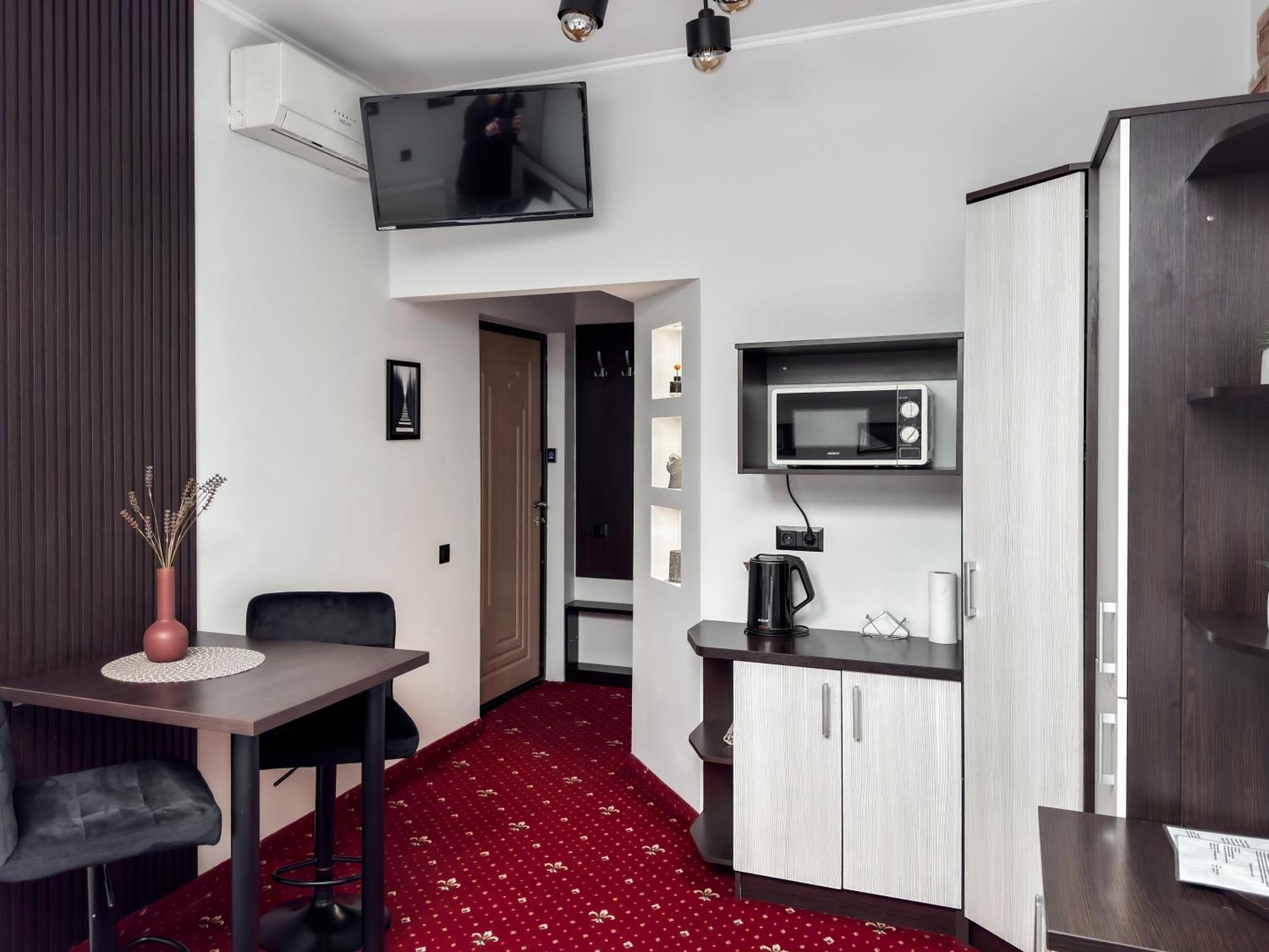 Apartments On Zaliznychna 49 Ivano-Frankivsk Exterior photo